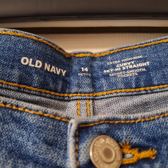 Old Navy Curvy Kigh Rise Straight Jeans Size 14 - Picture 3 of 8